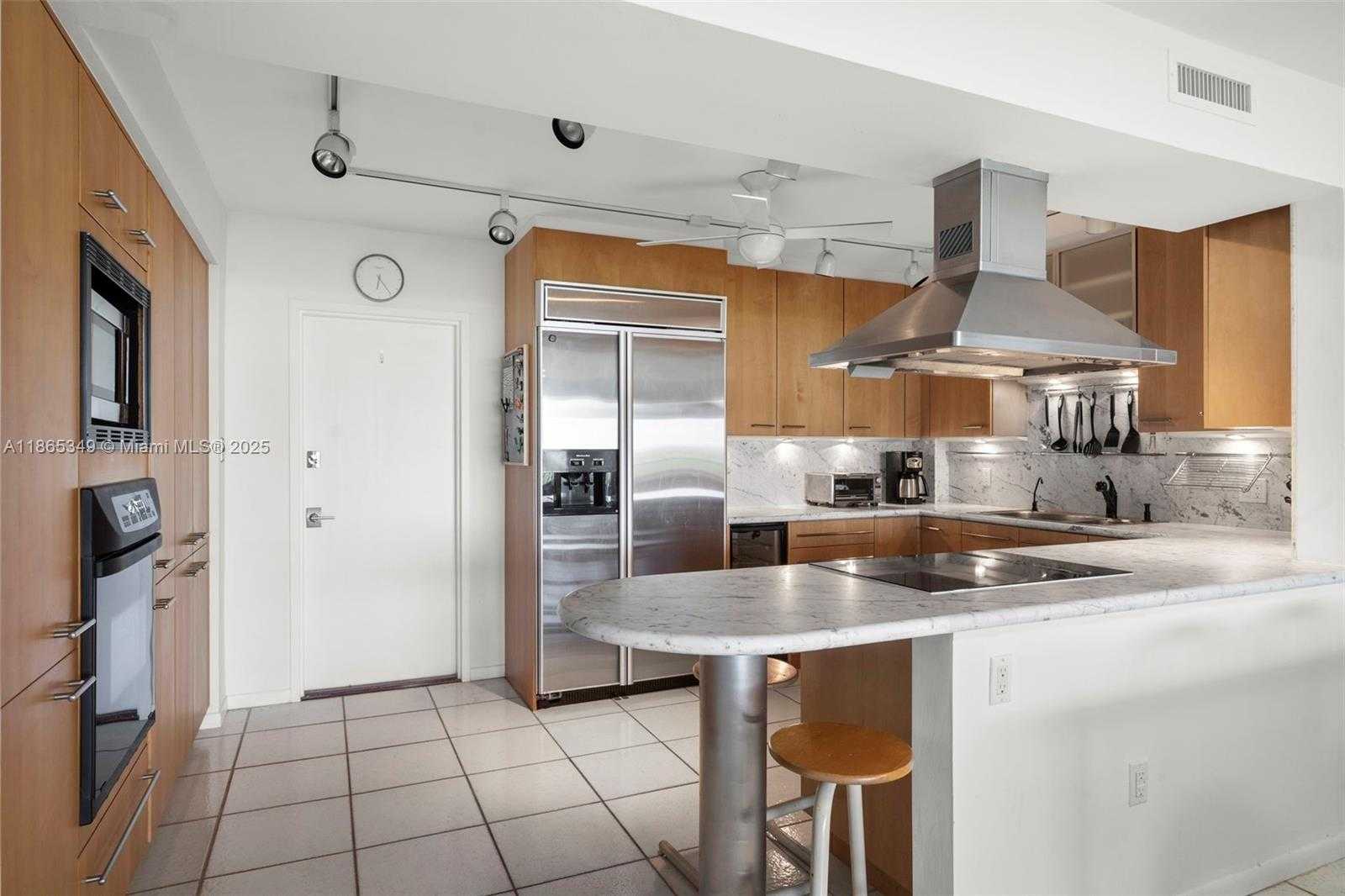 Small Image of 155 OCEAN LANE DR #1104, Key Biscayne Number 10