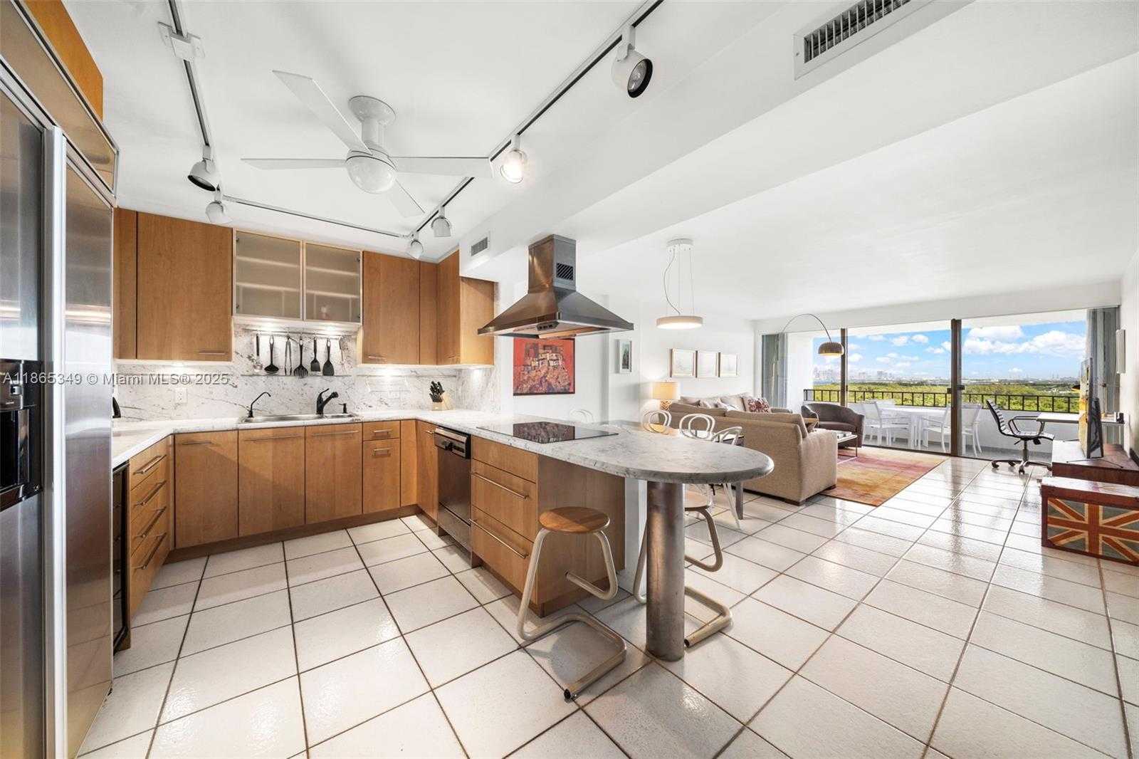 Small Image of 155 OCEAN LANE DR #1104, Key Biscayne Number 12