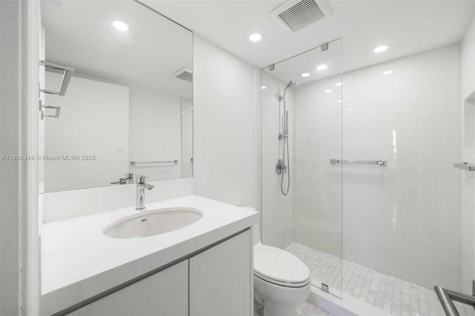 Small Image of 155 OCEAN LANE DR #1104, Key Biscayne Number 14