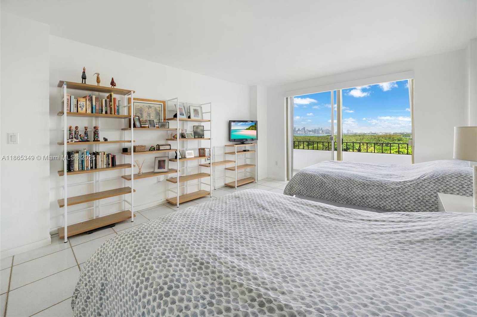 Small Image of 155 OCEAN LANE DR #1104, Key Biscayne Number 17
