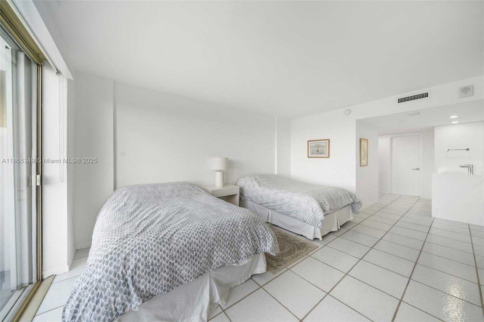 Small Image of 155 OCEAN LANE DR #1104, Key Biscayne Number 18