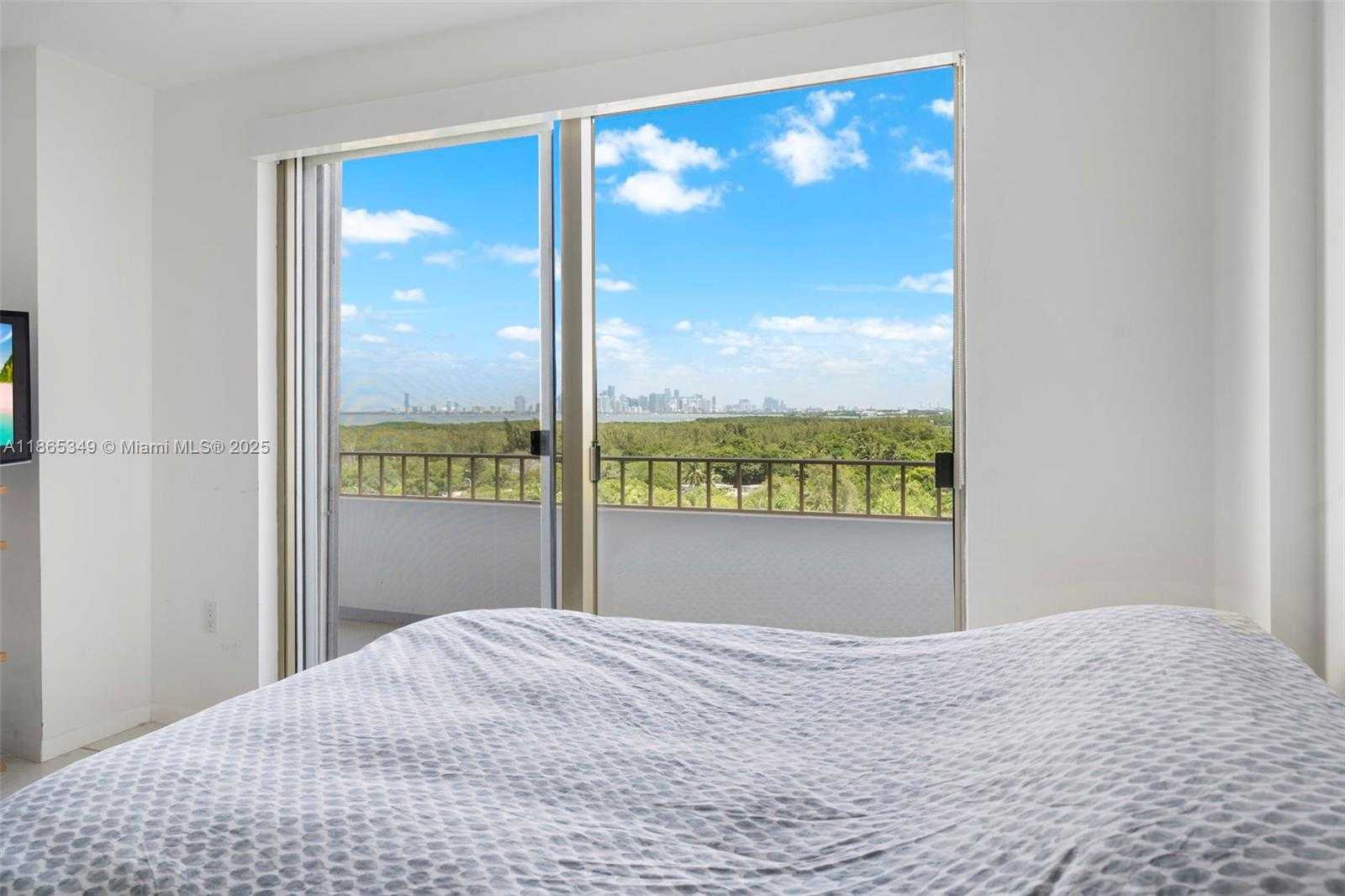 Small Image of 155 OCEAN LANE DR #1104, Key Biscayne Number 20
