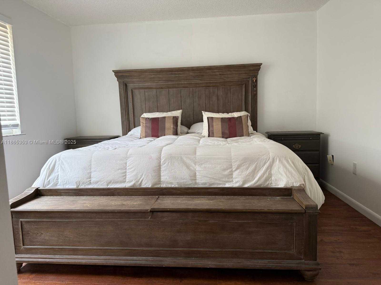 Small Image of 233 EAST FOREST OAK CIR, Davie Number 10