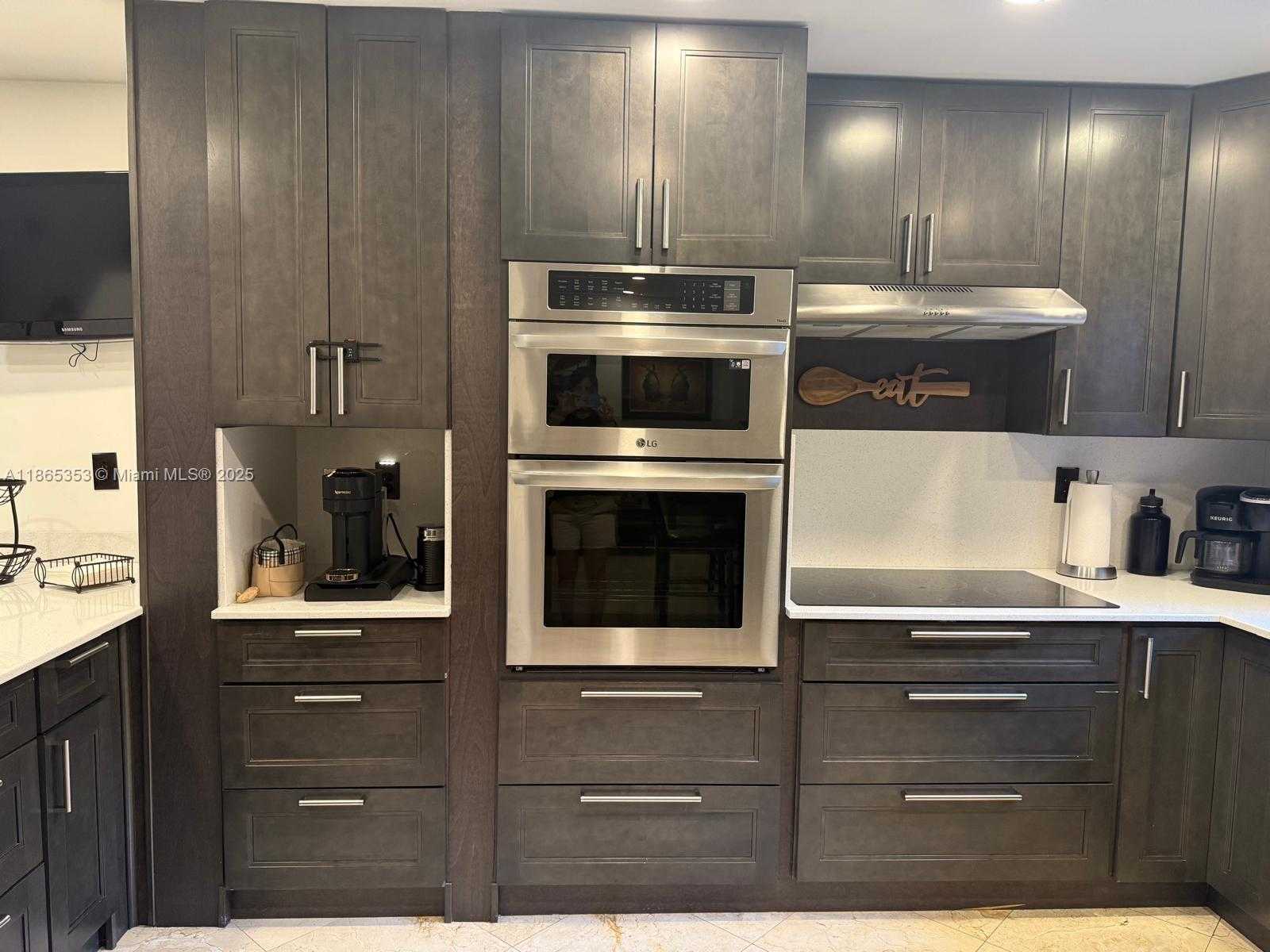 Small Image of 233 EAST FOREST OAK CIR, Davie Number 4