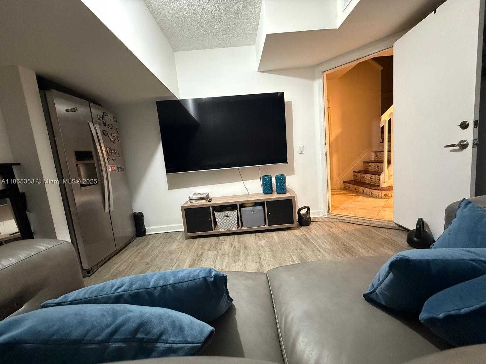 Small Image of 233 EAST FOREST OAK CIR, Davie Number 7