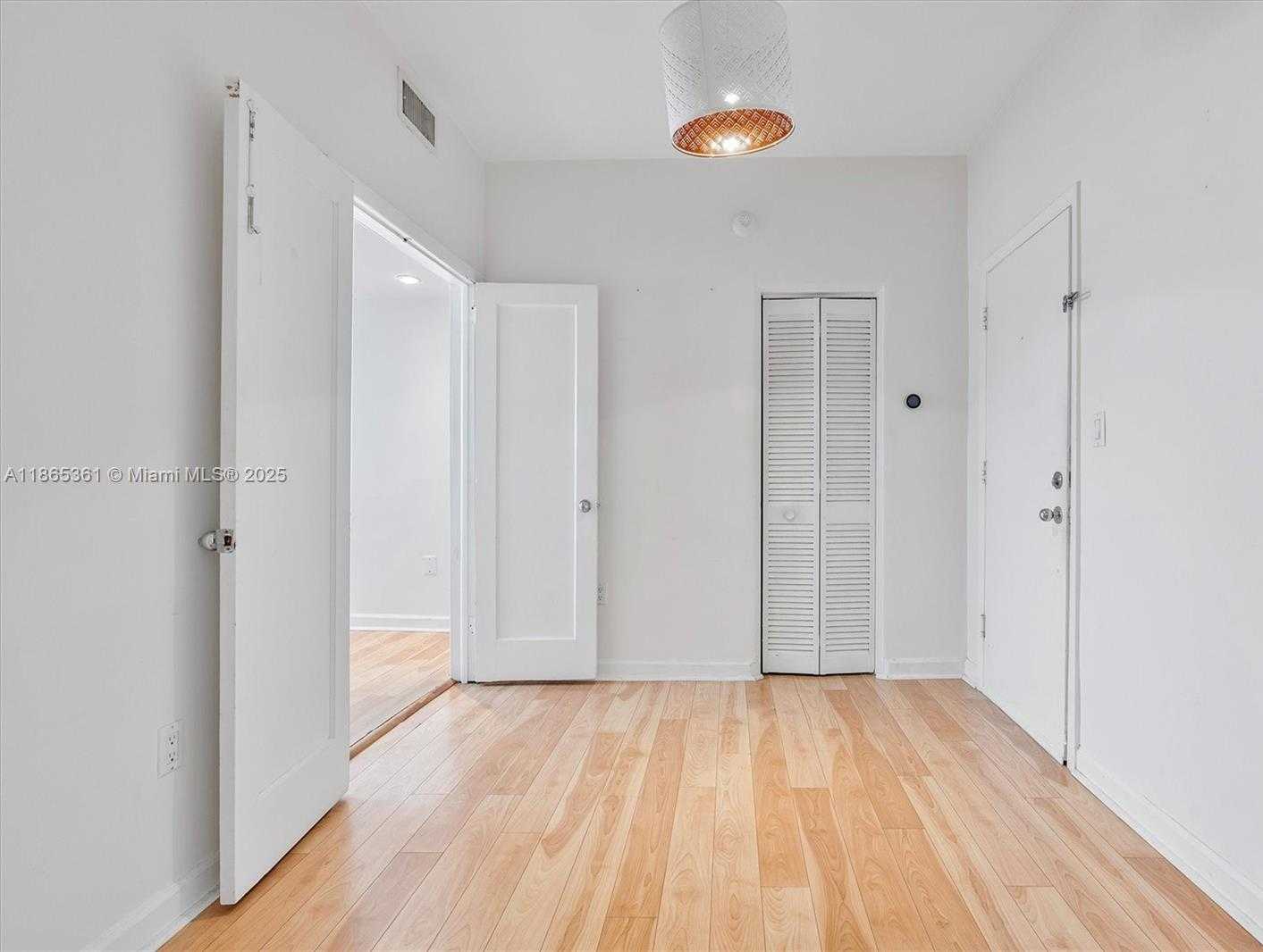 Small Image of 1211 PENNSYLVANIA AVE #E1, Miami Beach Number 13
