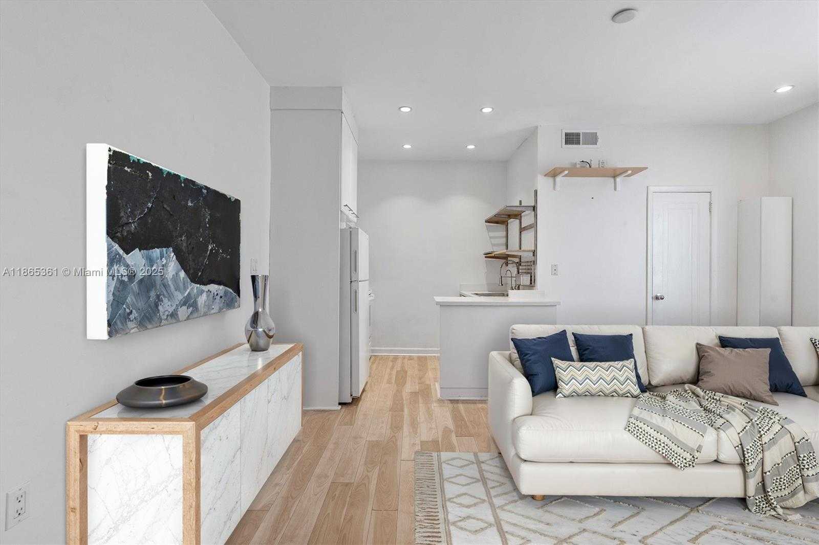 Small Image of 1211 PENNSYLVANIA AVE #E1, Miami Beach Number 5