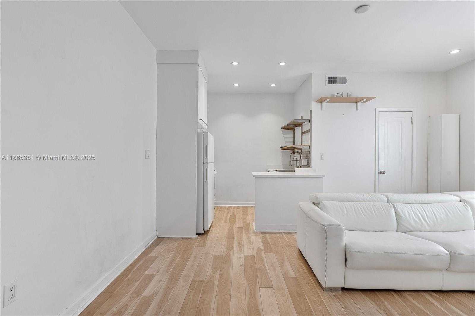 Small Image of 1211 PENNSYLVANIA AVE #E1, Miami Beach Number 6