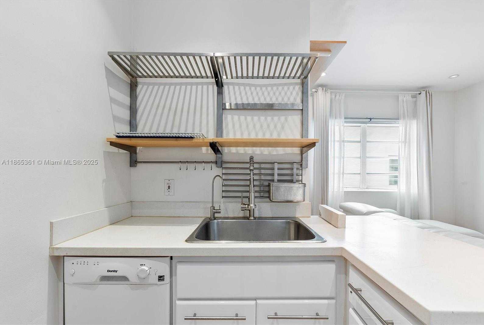 Small Image of 1211 PENNSYLVANIA AVE #E1, Miami Beach Number 9