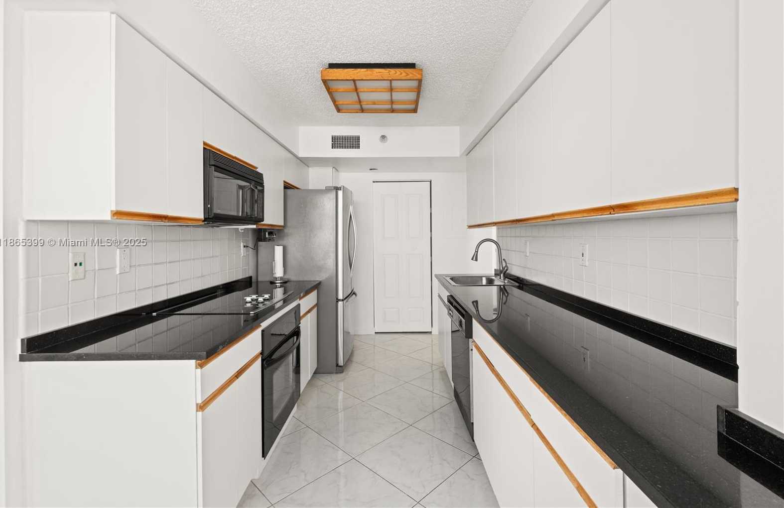 Small Image of 3530 MYSTIC POINTE DR #3206, Aventura Number 10