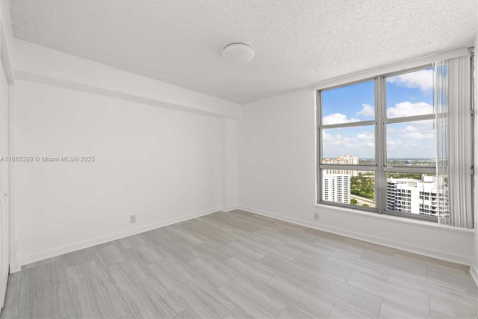 Small Image of 3530 MYSTIC POINTE DR #3206, Aventura Number 13