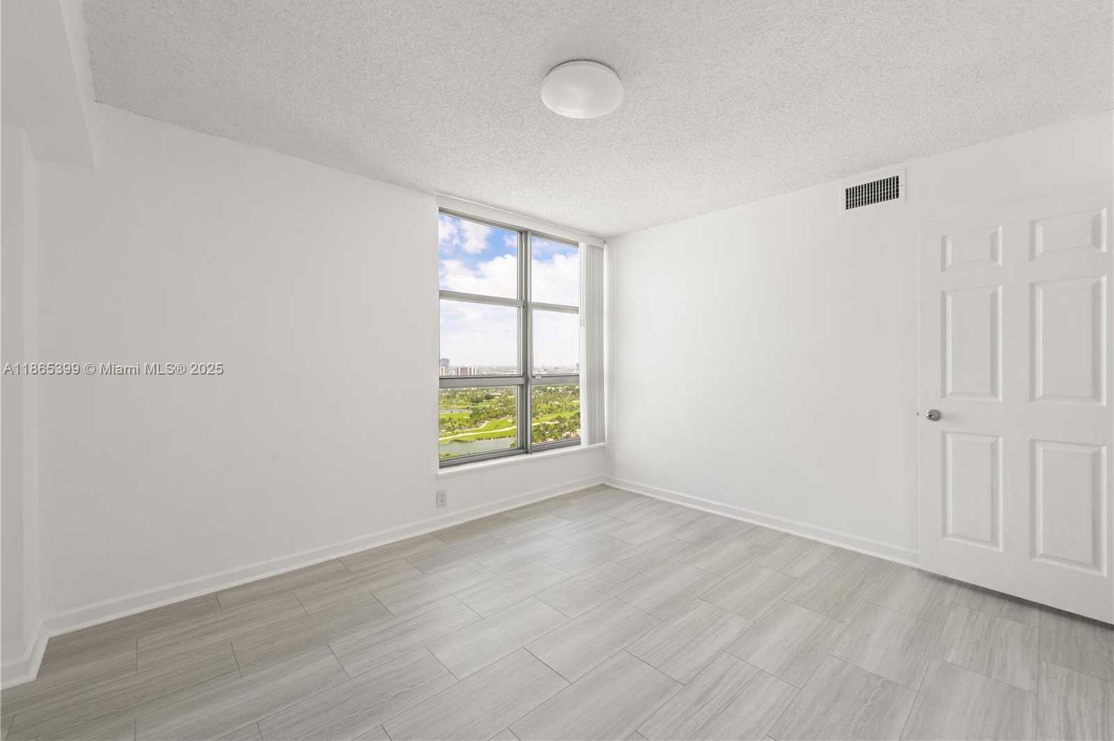 Small Image of 3530 MYSTIC POINTE DR #3206, Aventura Number 15
