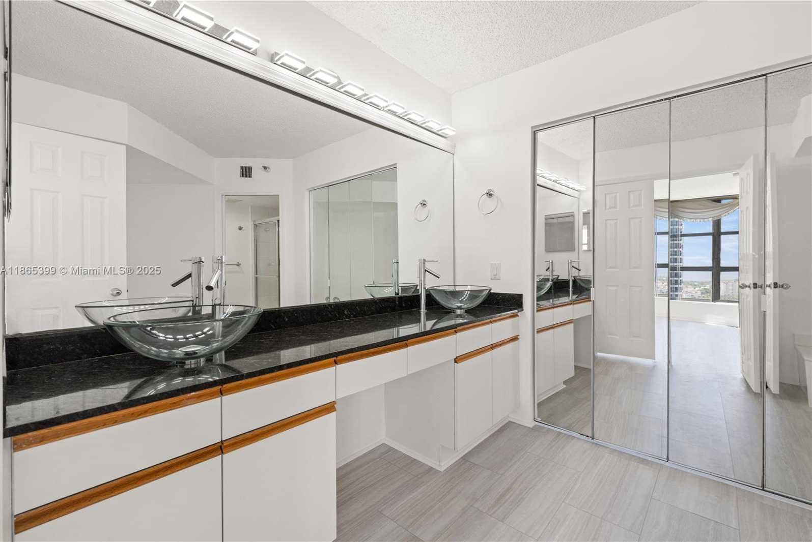 Small Image of 3530 MYSTIC POINTE DR #3206, Aventura Number 8