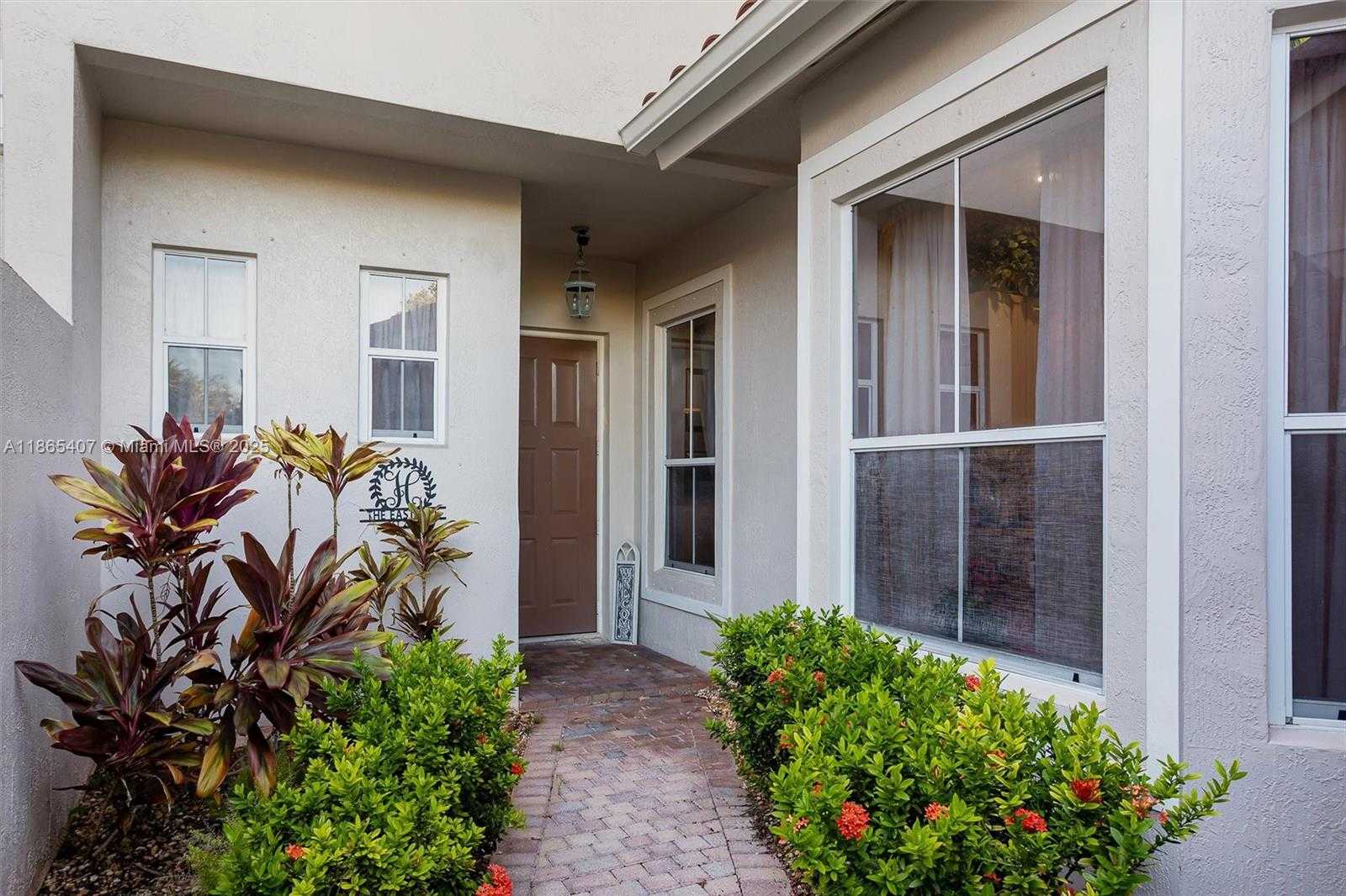 Small Image of 1384 HARBOR VIEW W, Hollywood Number 17