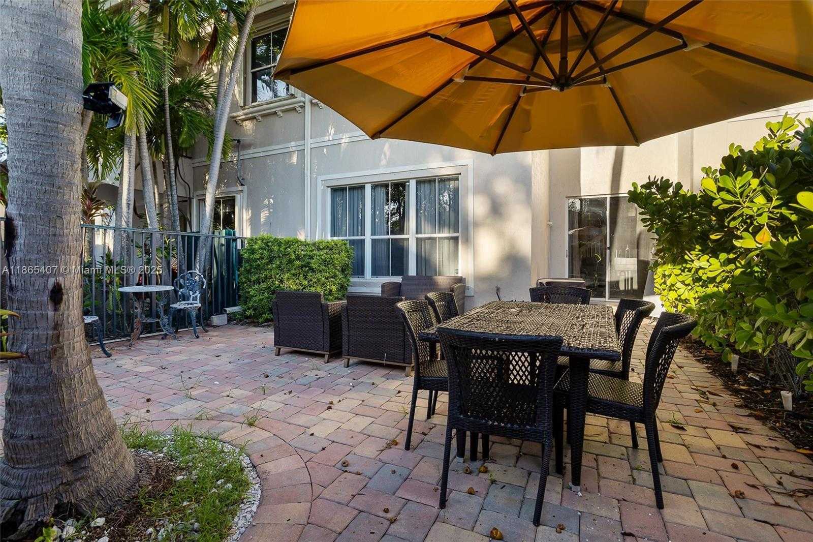 Small Image of 1384 HARBOR VIEW W, Hollywood Number 20