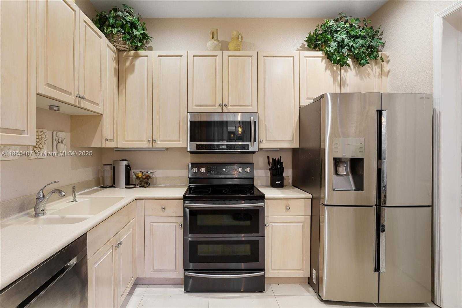 Small Image of 1384 HARBOR VIEW W, Hollywood Number 27