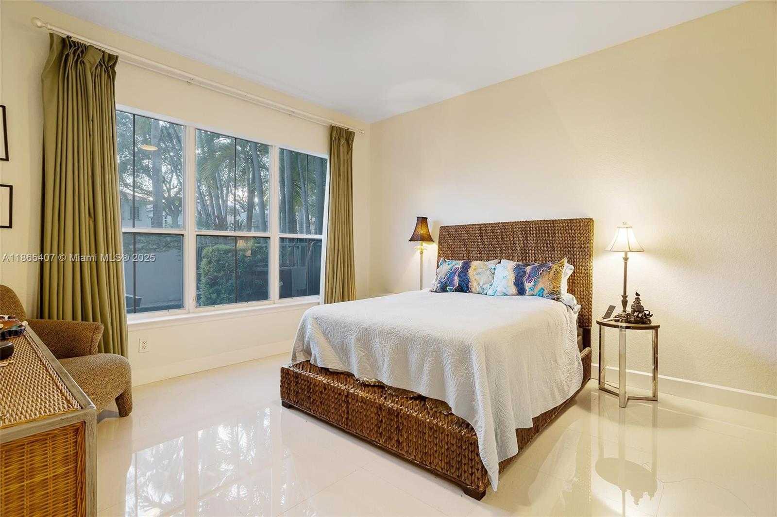 Small Image of 1384 HARBOR VIEW W, Hollywood Number 30