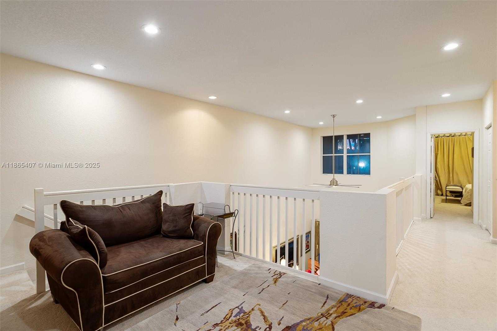 Small Image of 1384 HARBOR VIEW W, Hollywood Number 35