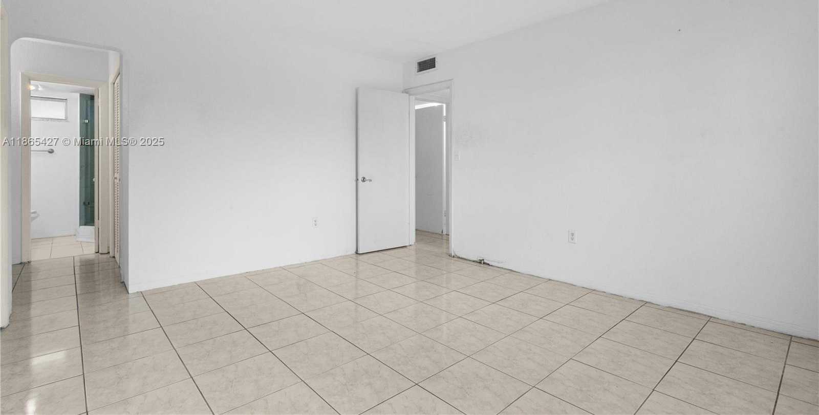 Small Image of 3030 MARCOS DR #T203, Aventura Number 13