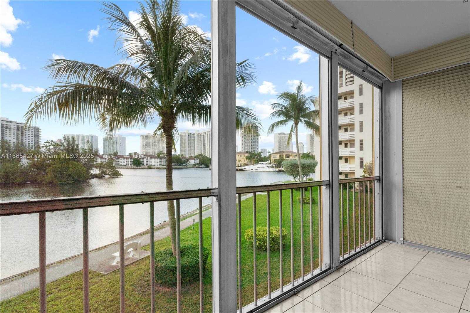 Small Image of 3030 MARCOS DR #T203, Aventura Number 25