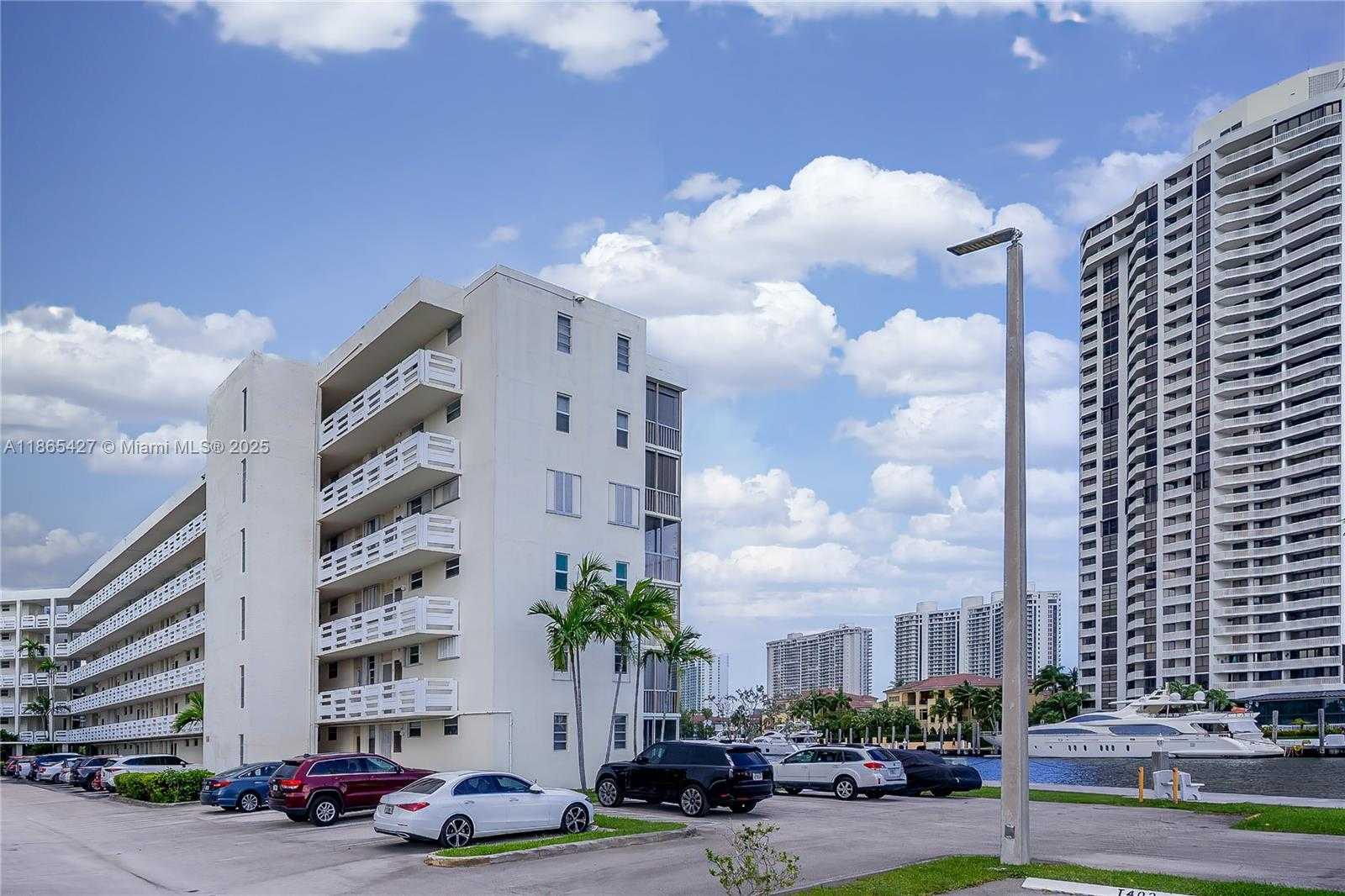 Small Image of 3030 MARCOS DR #T203, Aventura Number 34