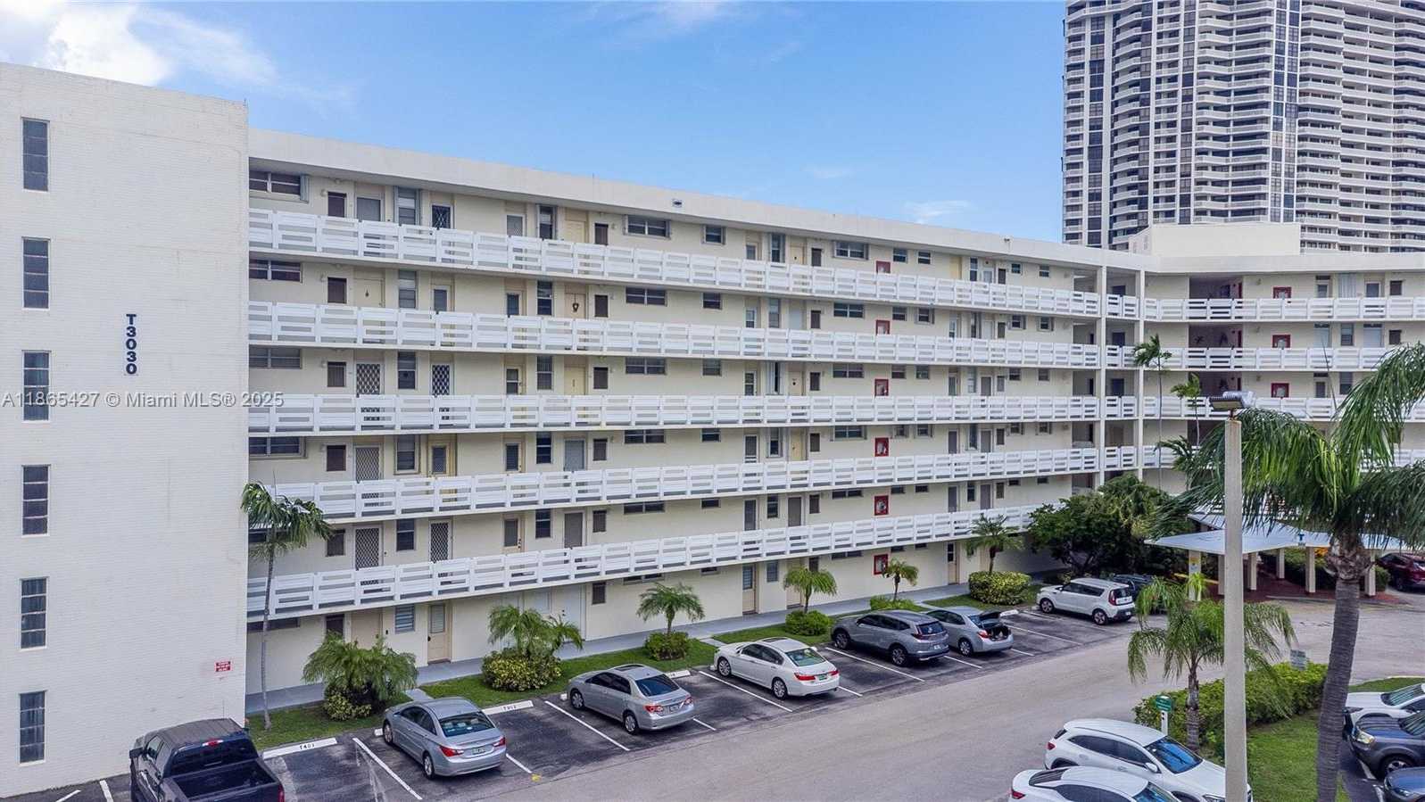 Small Image of 3030 MARCOS DR #T203, Aventura Number 39