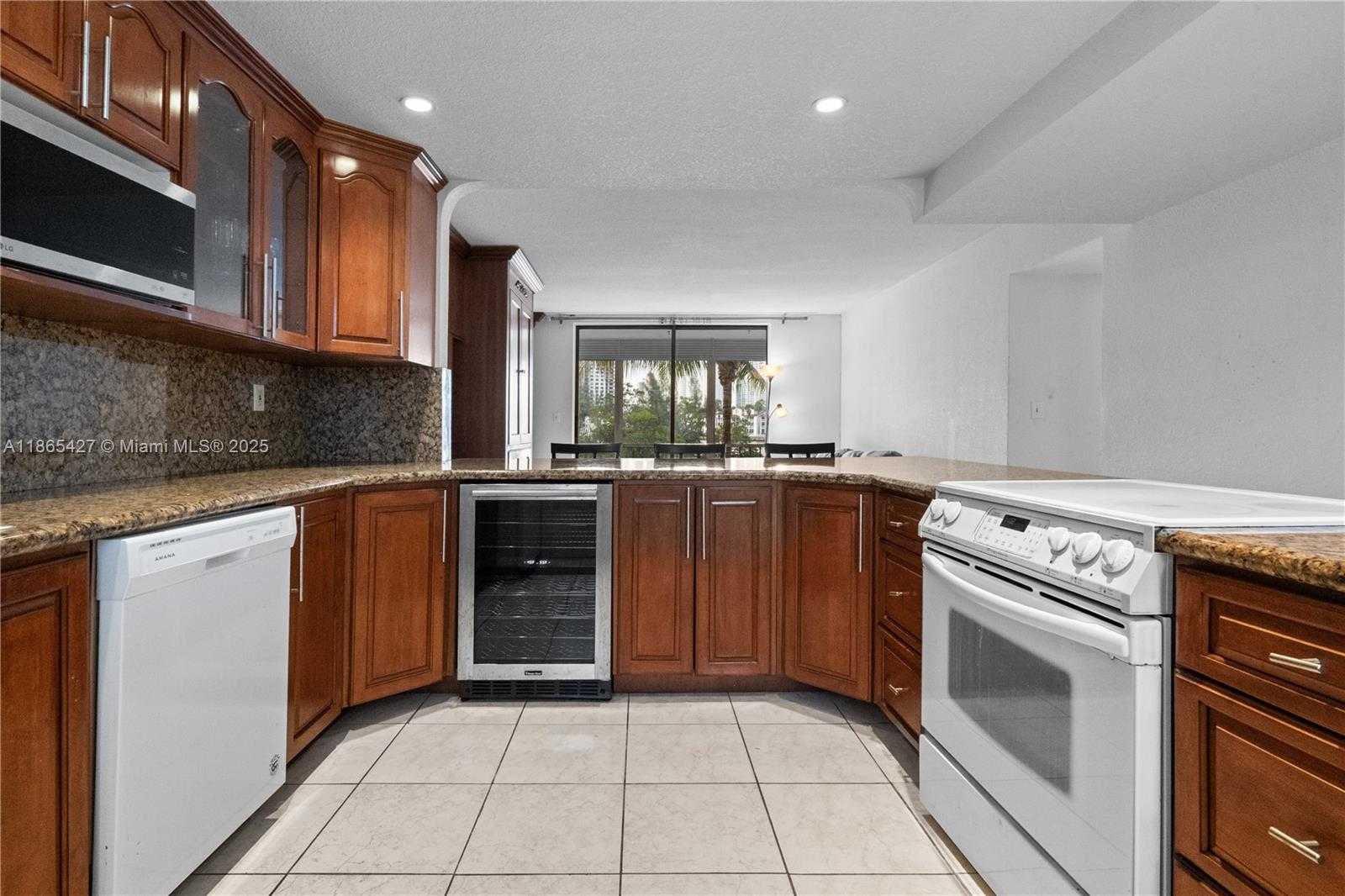 Small Image of 3030 MARCOS DR #T203, Aventura Number 4