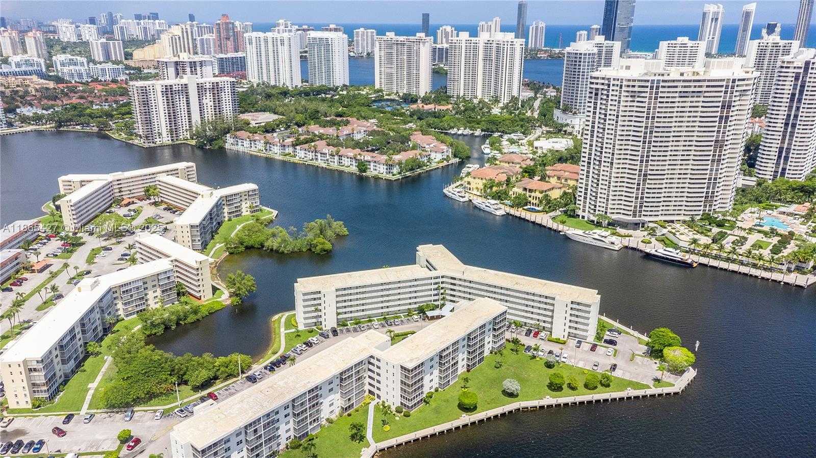 Small Image of 3030 MARCOS DR #T203, Aventura Number 41
