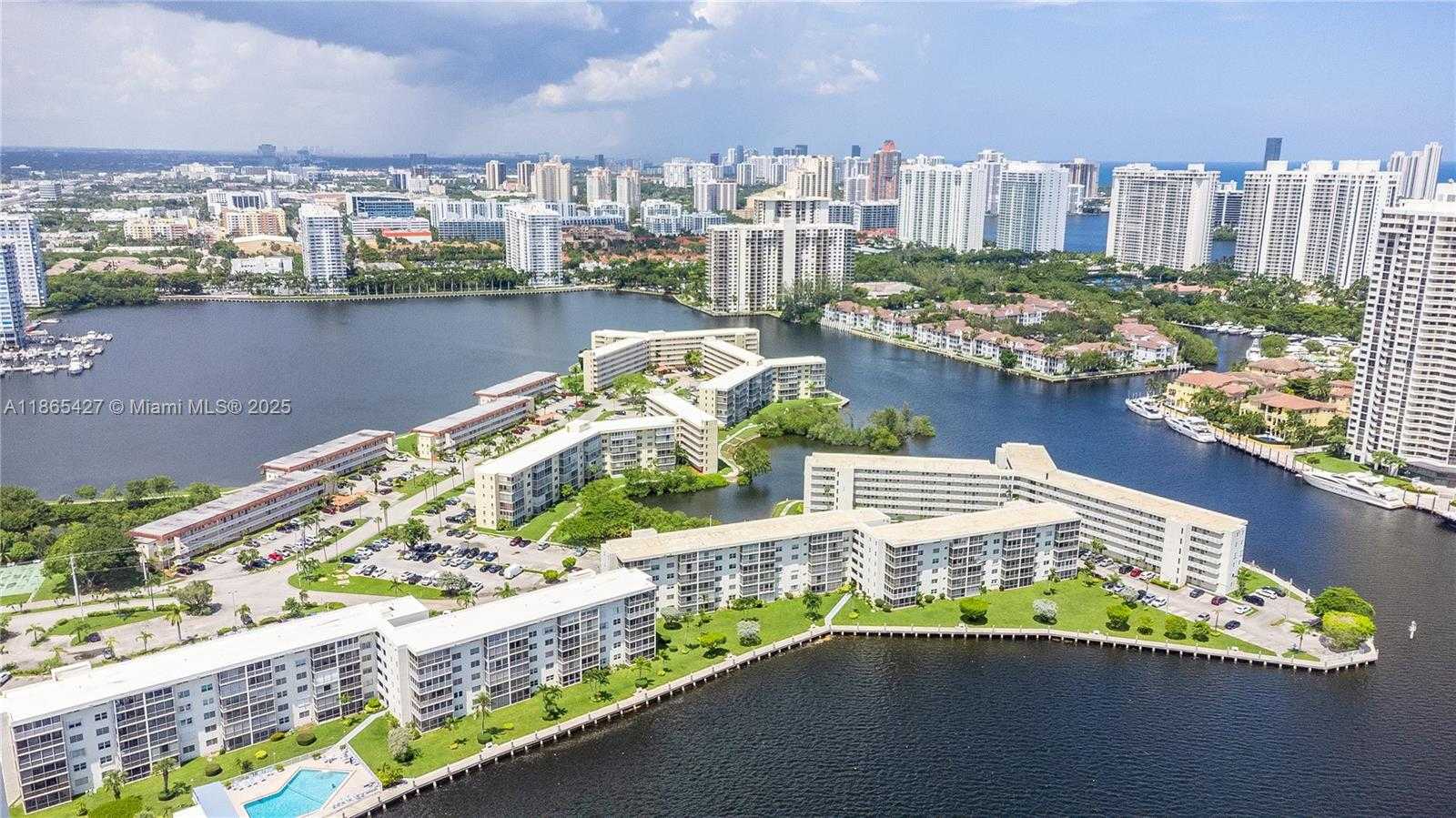 Small Image of 3030 MARCOS DR #T203, Aventura Number 42