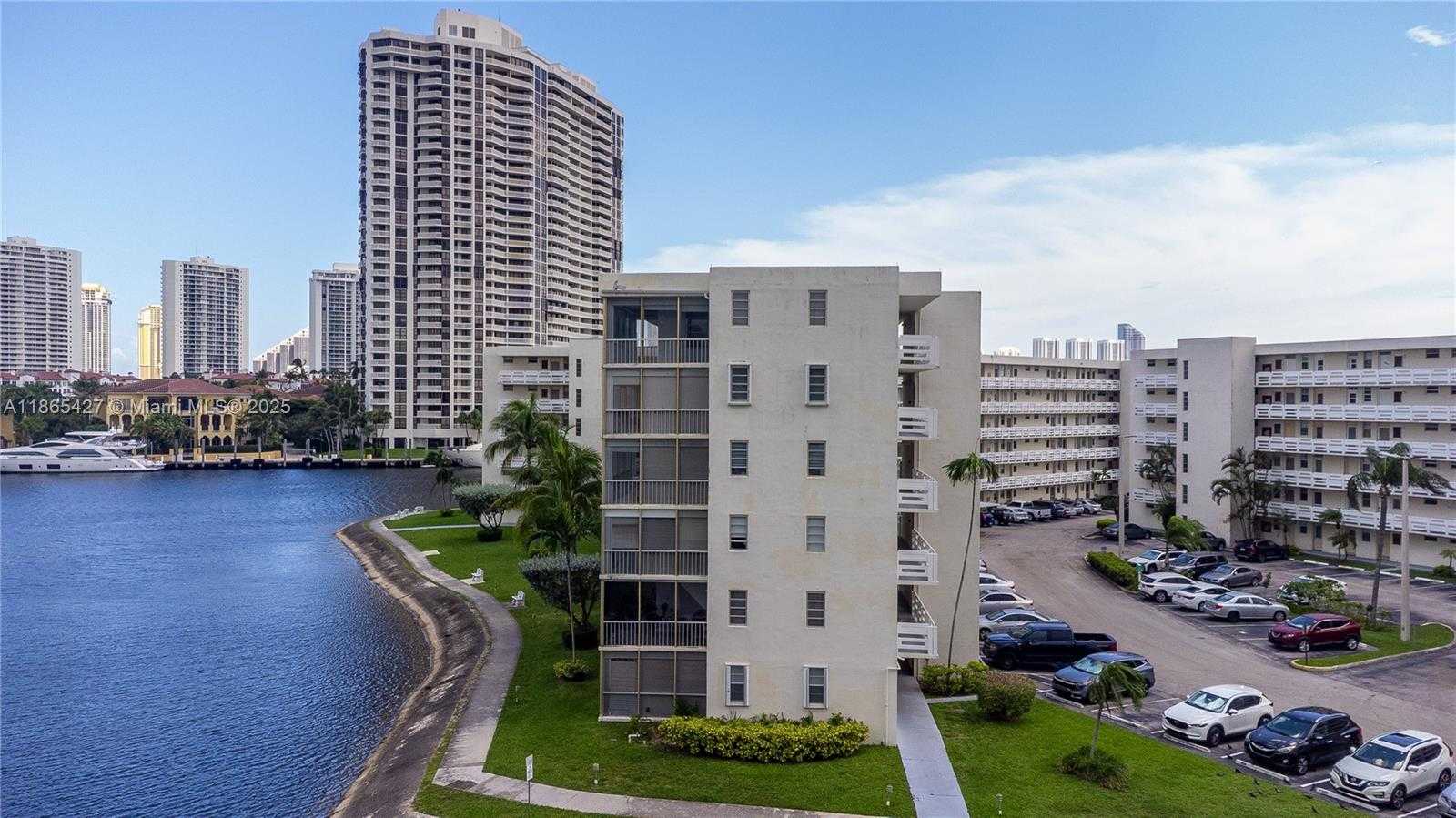 Small Image of 3030 MARCOS DR #T203, Aventura Number 43