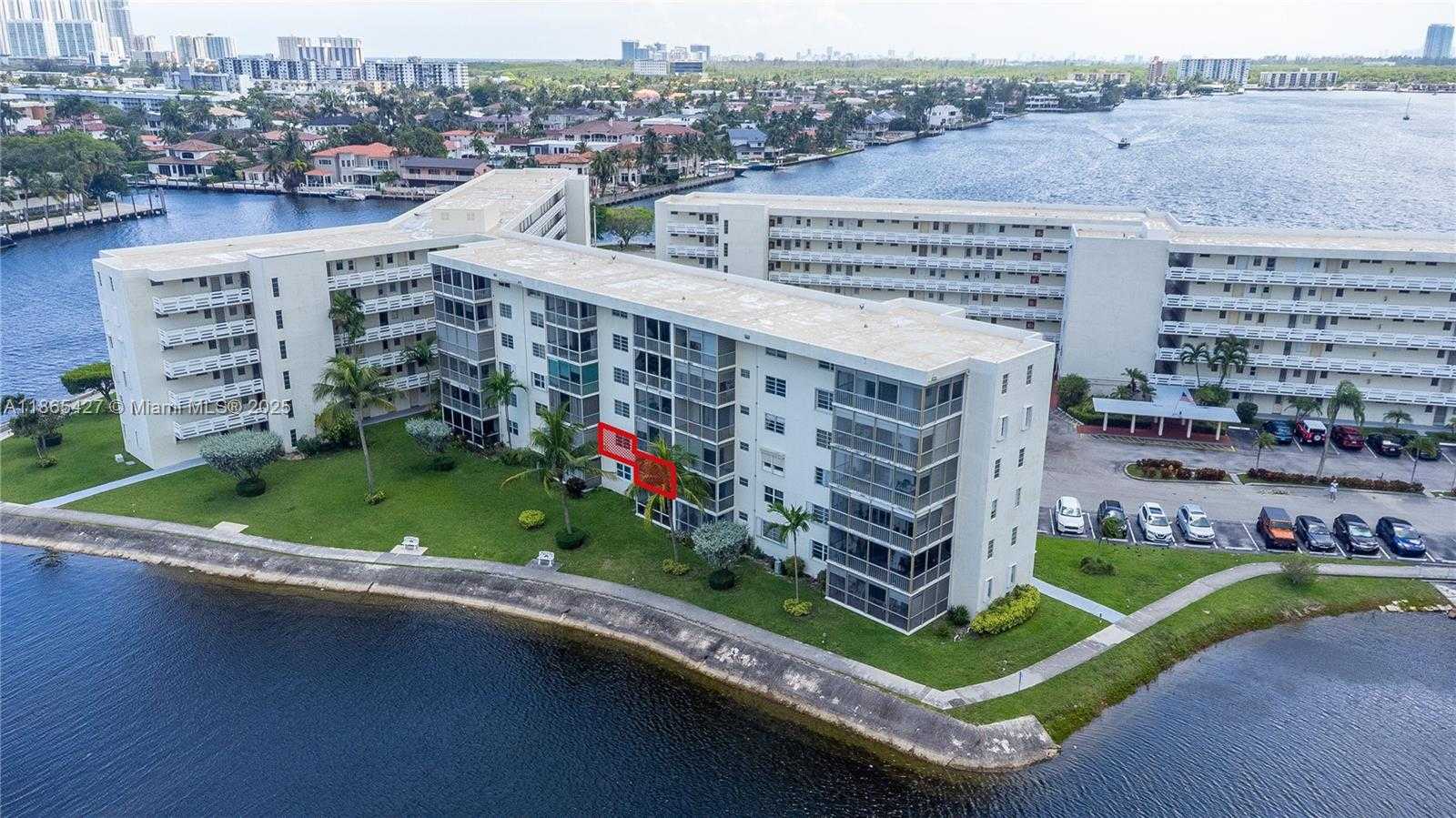 Small Image of 3030 MARCOS DR #T203, Aventura Number 44
