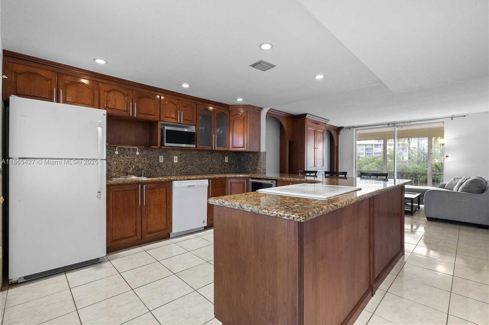 Small Image of 3030 MARCOS DR #T203, Aventura Number 6
