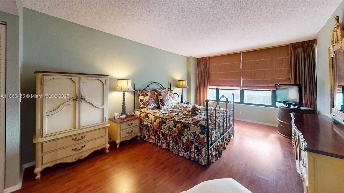 Small Image of 600 THREE ISLANDS BLVD #607, Hallandale Beach Number 17