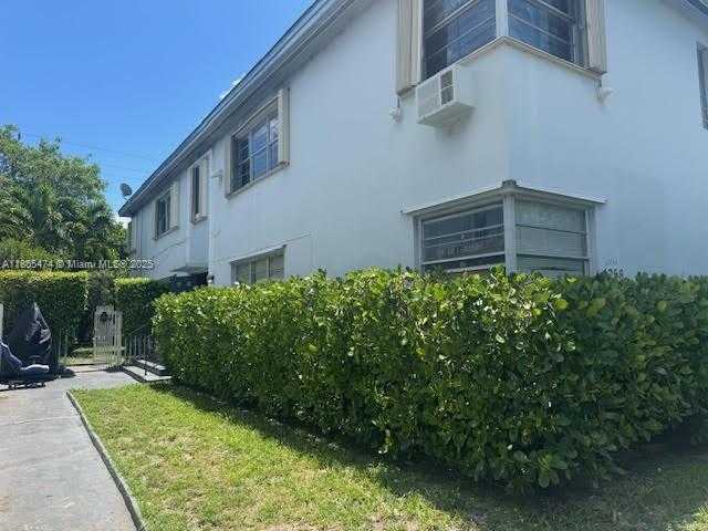 Small Image of 1258 MARSEILLE DR #2, Miami Beach Number 8
