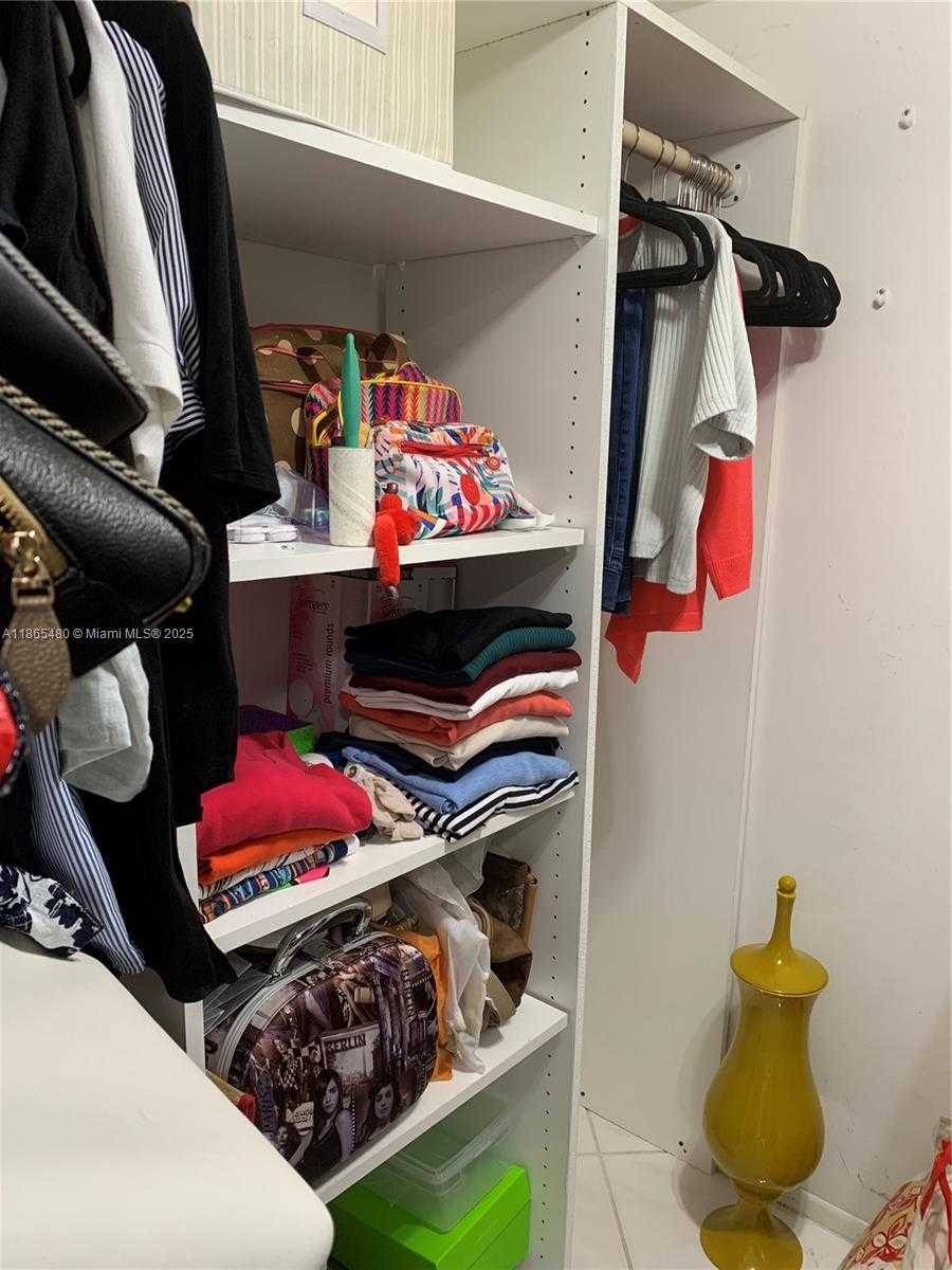 Small Image of 20500 E Country Club Dr, Aventura, FL 33180, USA Number 11