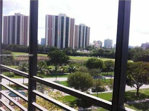 Small Image of 20500 E Country Club Dr, Aventura, FL 33180, USA Number 14