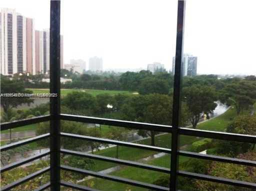Small Image of 20500 E Country Club Dr, Aventura, FL 33180, USA Number 15