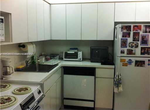 Small Image of 20500 E Country Club Dr, Aventura, FL 33180, USA Number 7
