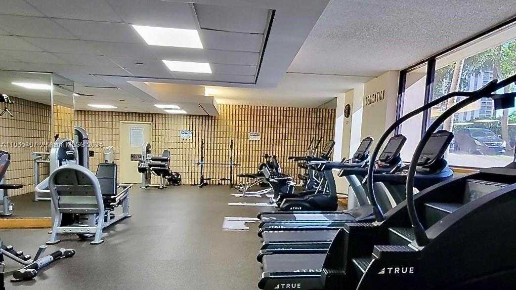 Small Image of 19355 TURNBERRY WAY #26C, Aventura Number 11