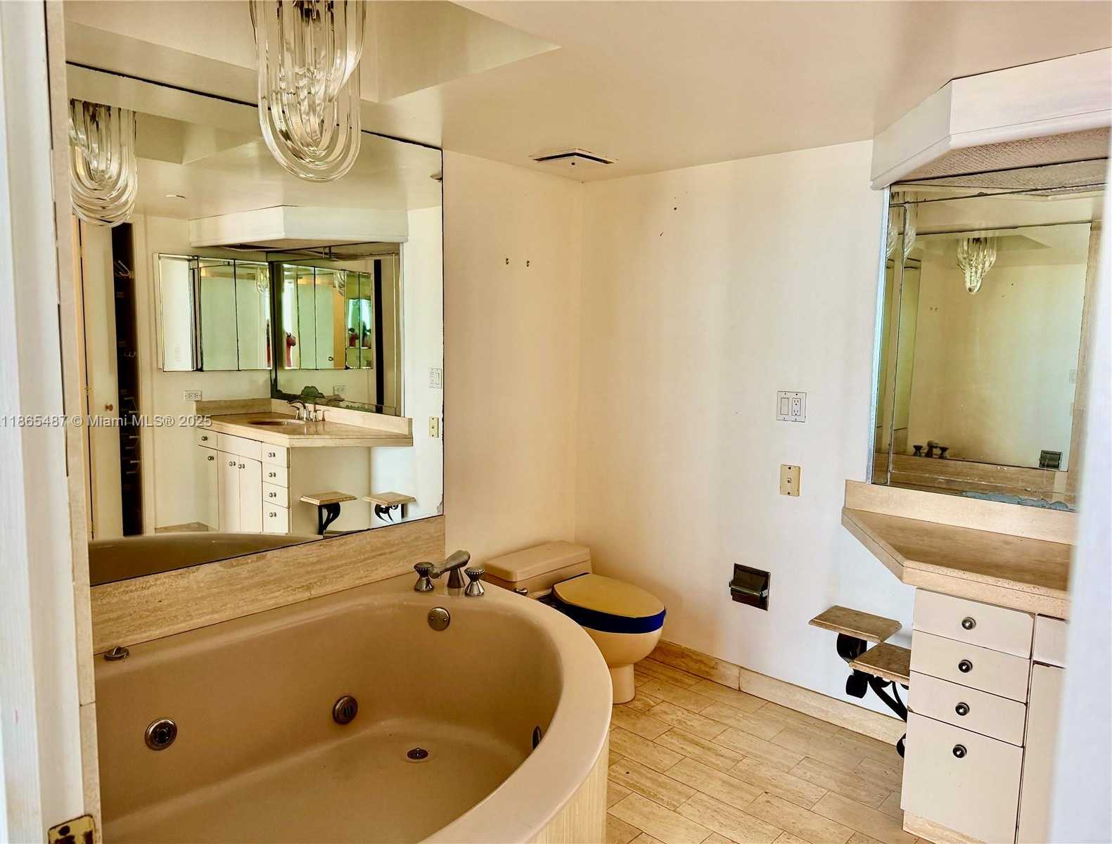 Small Image of 19355 TURNBERRY WAY #26C, Aventura Number 6