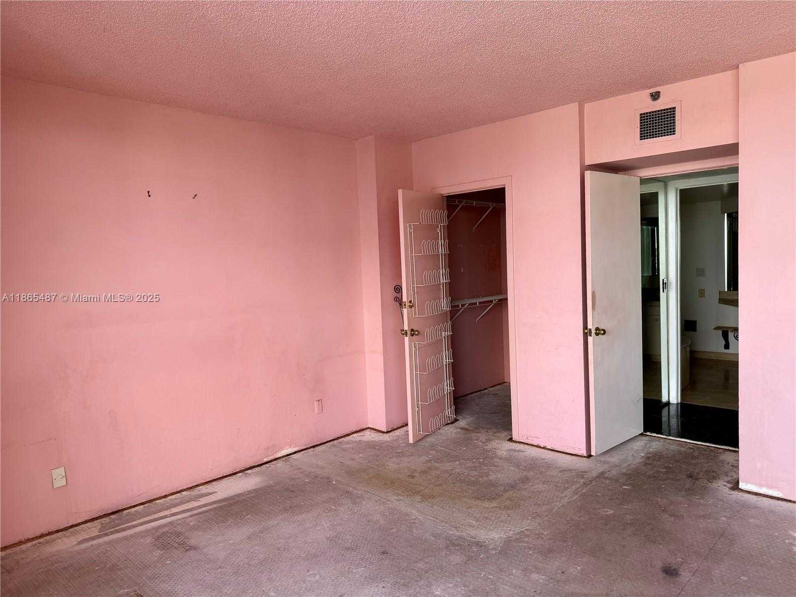 Small Image of 19355 TURNBERRY WAY #26C, Aventura Number 7