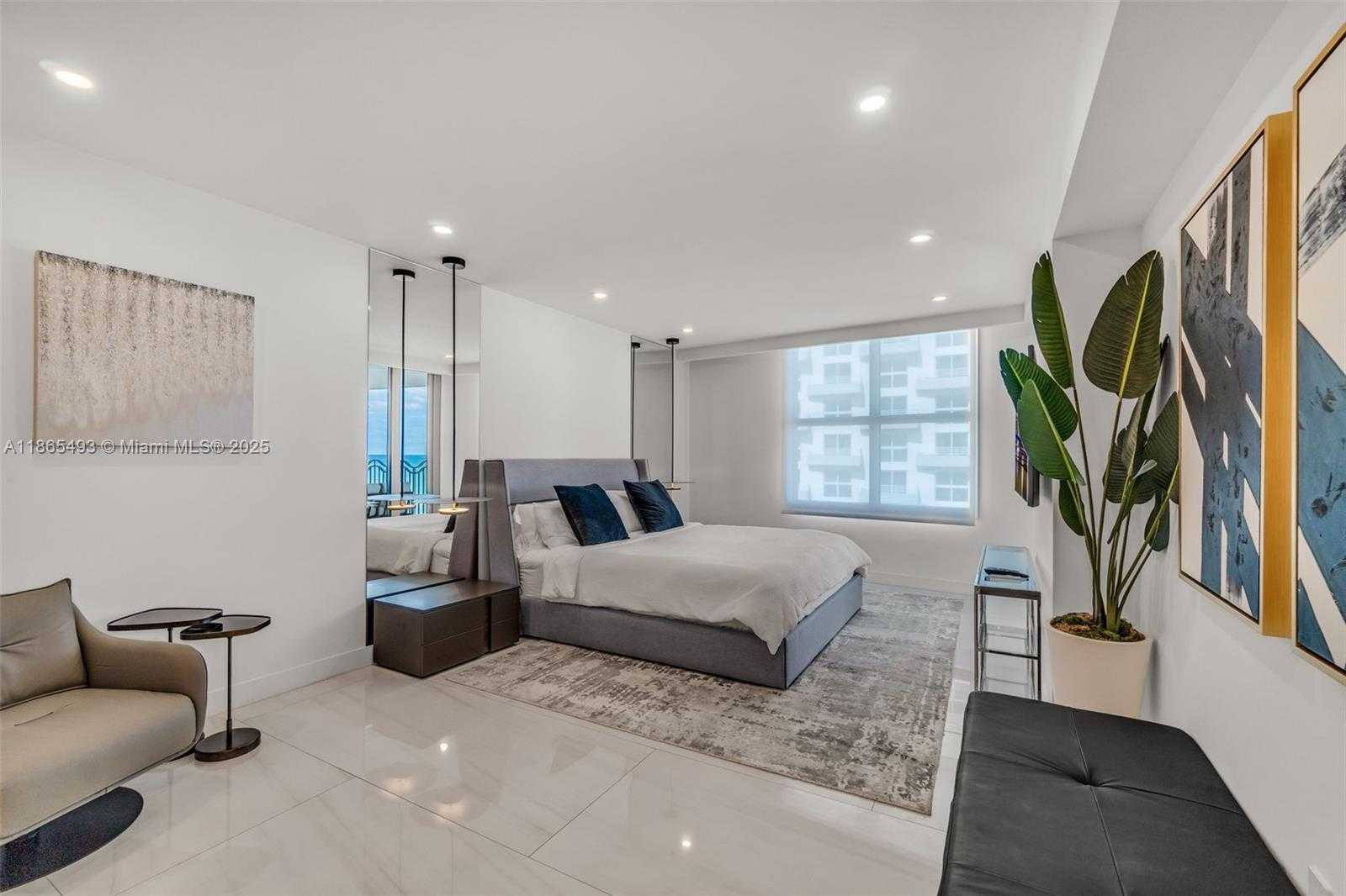 Small Image of 1500 OCEAN DRIVE #1003, Miami Beach Number 16