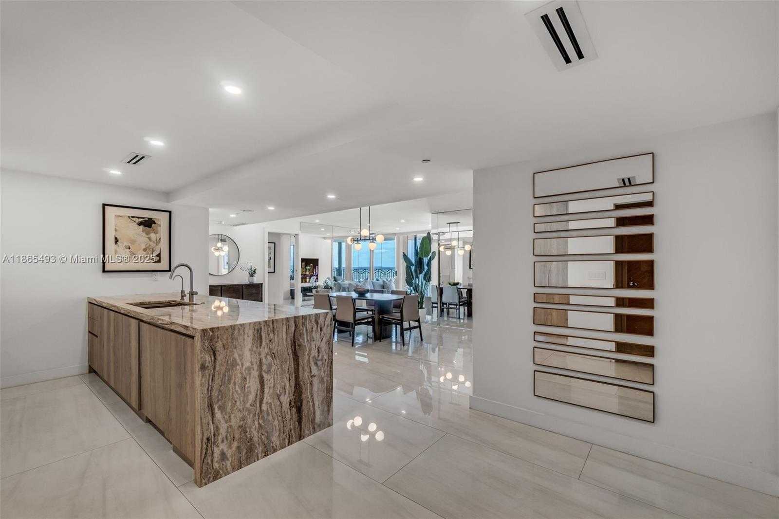 Small Image of 1500 OCEAN DRIVE #1003, Miami Beach Number 3