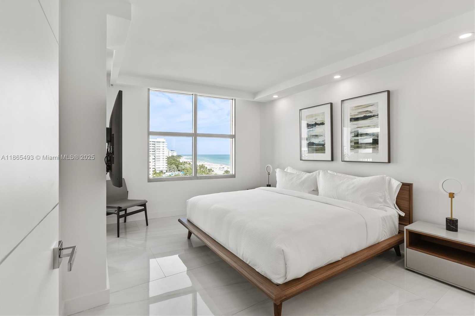 Small Image of 1500 OCEAN DRIVE #1003, Miami Beach Number 38