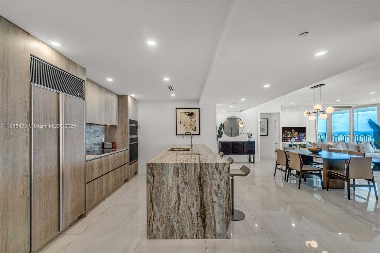 Small Image of 1500 OCEAN DRIVE #1003, Miami Beach Number 5