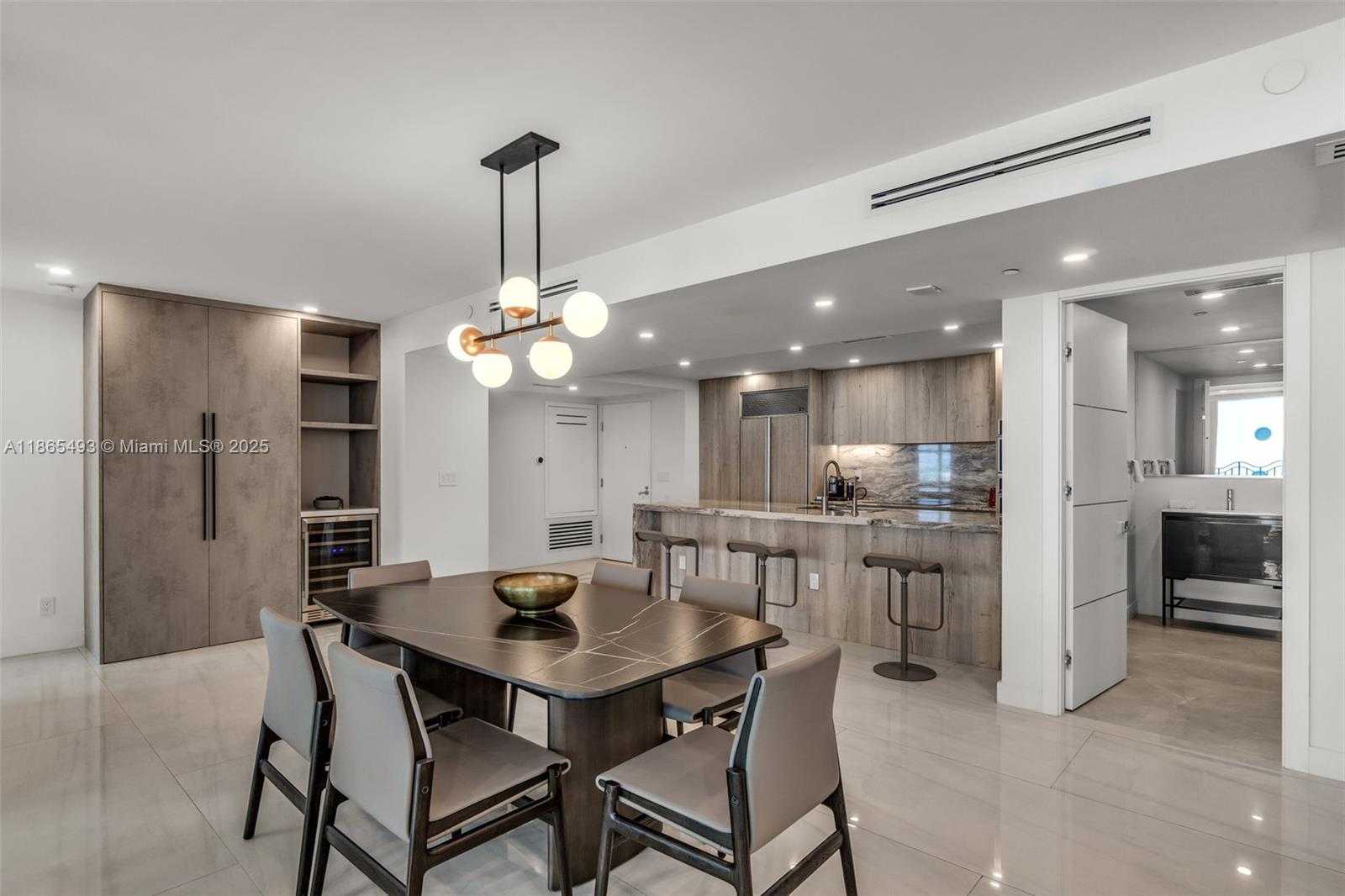 Small Image of 1500 OCEAN DRIVE #1003, Miami Beach Number 7