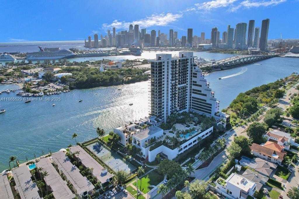 Small Image of 1000 VENETIAN WAY #TH101, Miami Number 23