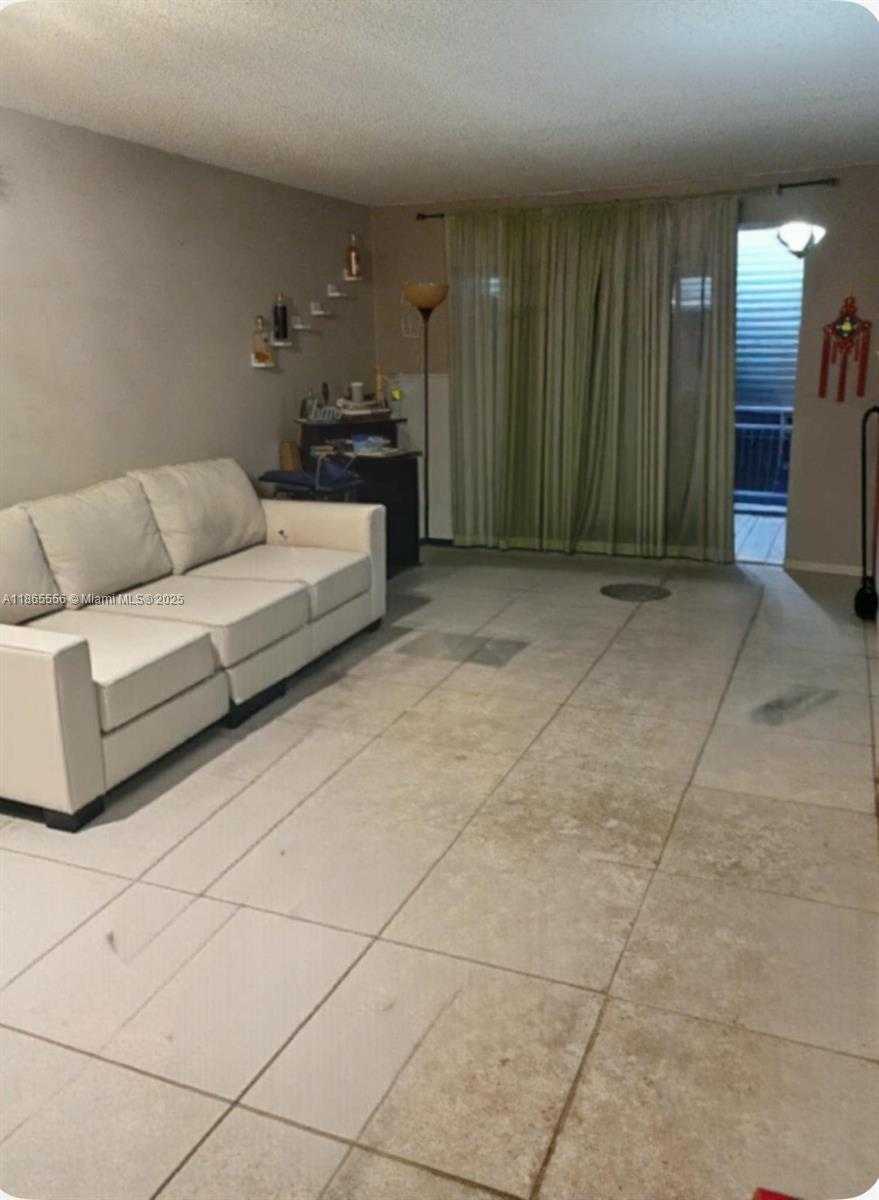 Small Image of 3100 HOLIDAY SPRINGS BLVD #107, Margate Number 7