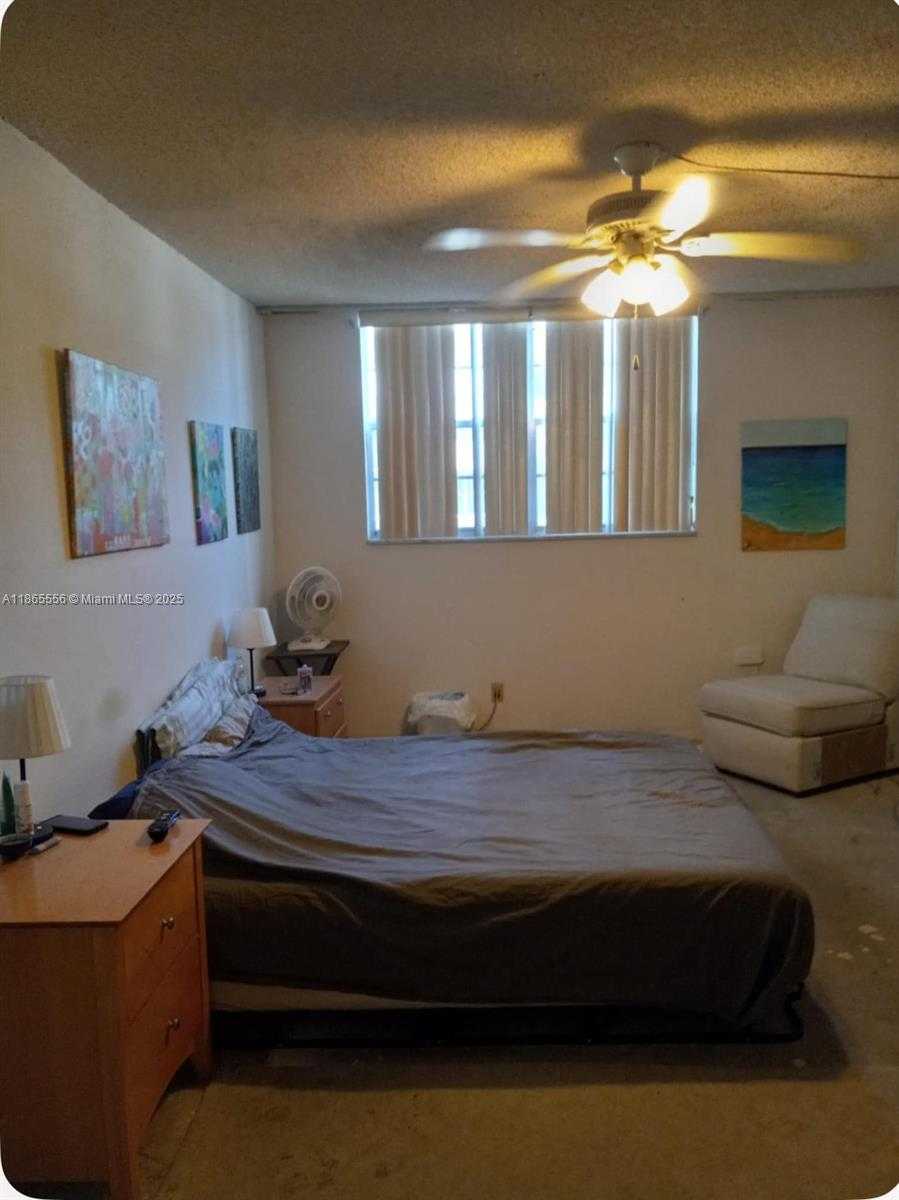 Small Image of 3100 HOLIDAY SPRINGS BLVD #107, Margate Number 8