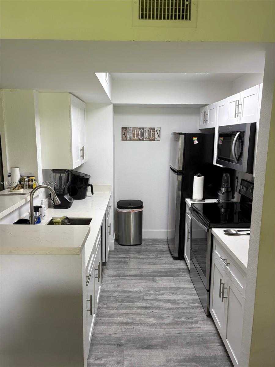 Small Image of 15560 SOUTH WEST 106TH LN #1310, Miami Number 9